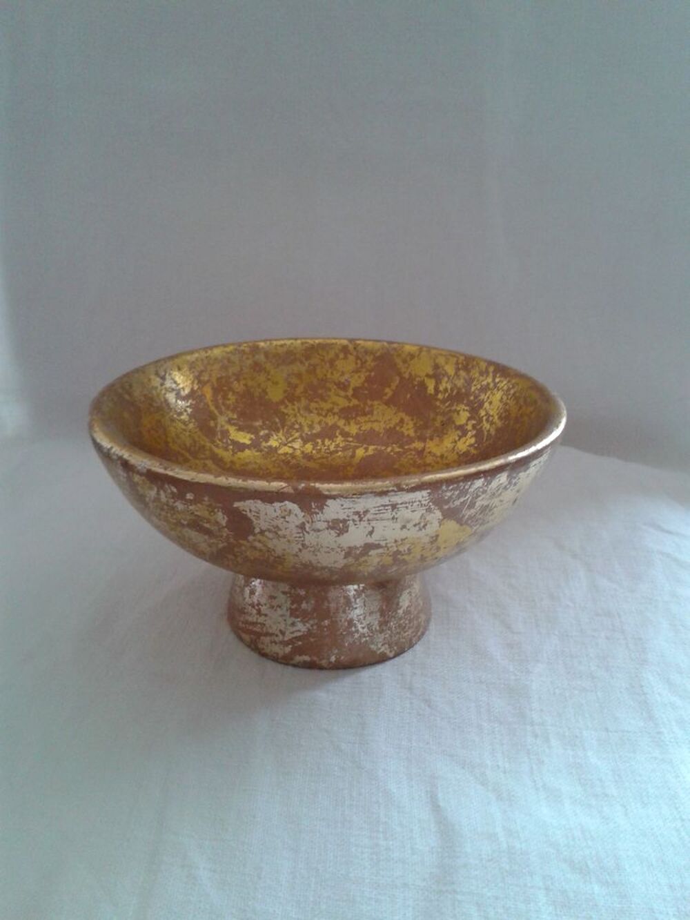 Coupe en poterie dor&eacute;e neuve Décoration