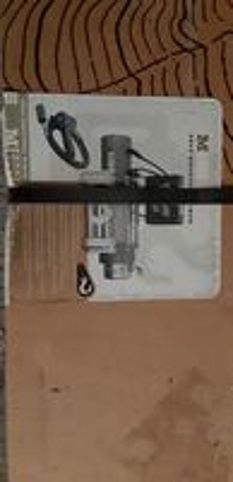   TREUIL WINCH M 6000  ÉTAT NEUF 