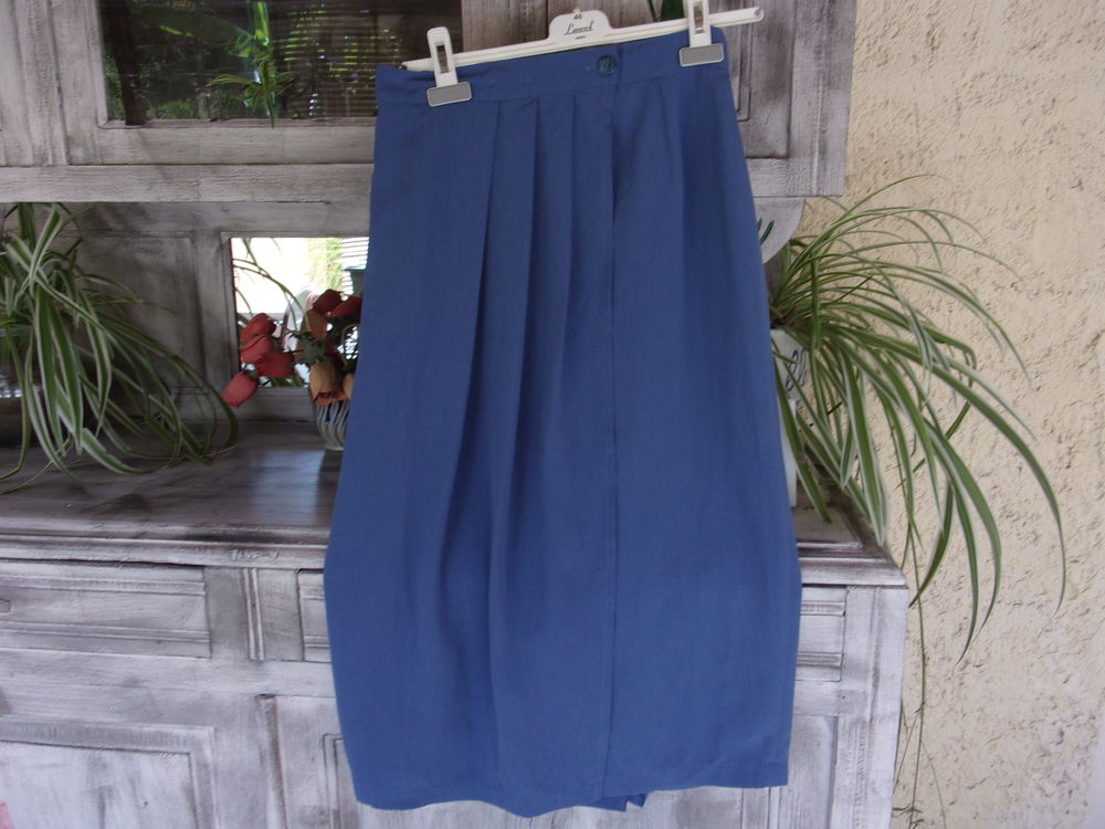 jupes femme &eacute;tat neuf Vêtements