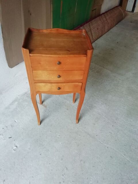 Petit meuble d appoint 40 Curbans (05)