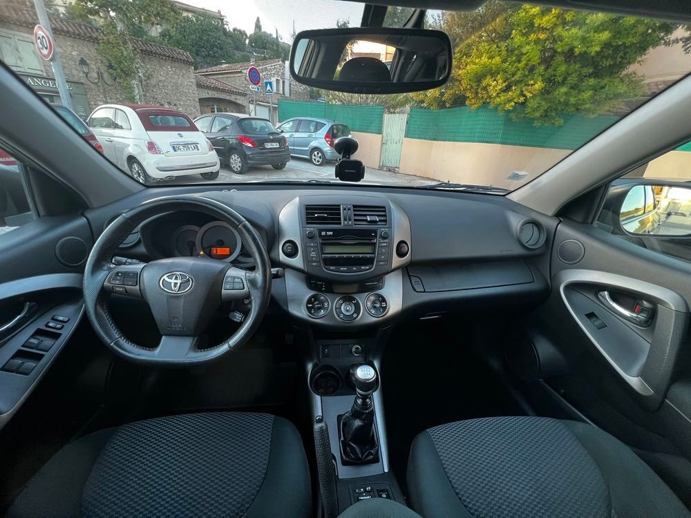 RAV 4 RAV4 150 D-4D 4WD LeCap 2010 occasion 83000 Toulon