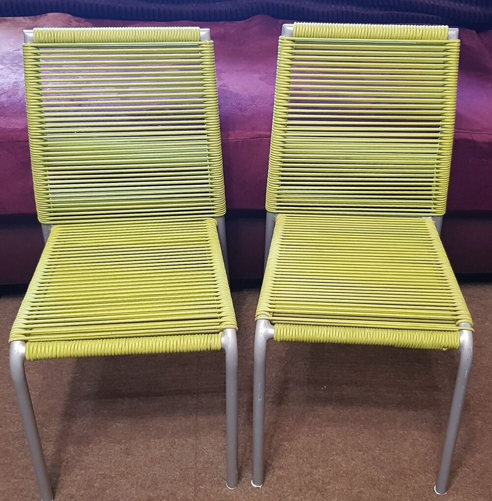 Chaises enfants. Meubles