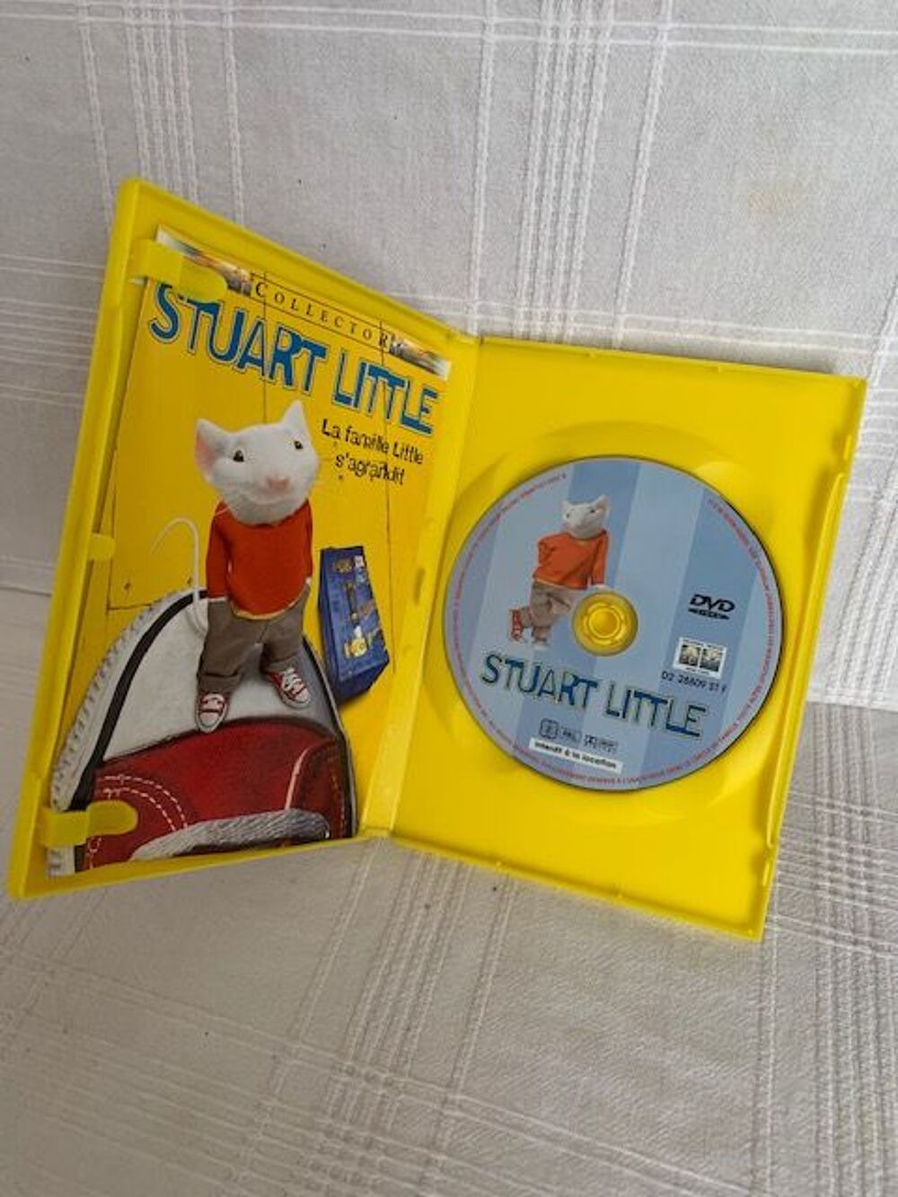 *F16 	
Stuart Little DVD et blu-ray