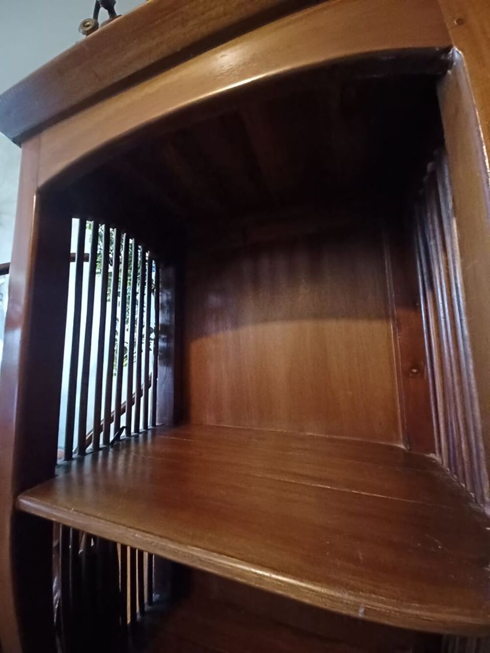 BIBLIOTHEQUE INDONESIENNE EN BOIS MASSIF Meubles