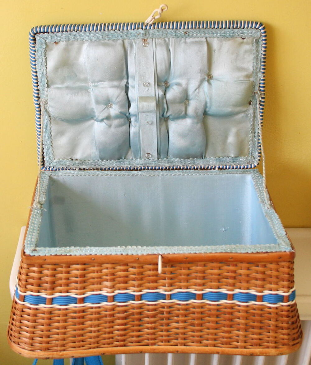 Panier, boite &agrave; couture osier et scoubidou 1950-60 Bricolage