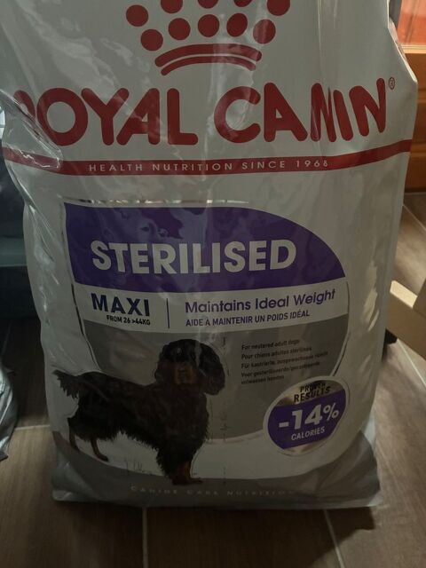 2 sacs de croquettes royal canin 100 38630 Corbelin