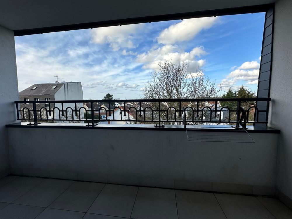 Location Appartement Beau studio avec grand balcon
IDEAL ETUDIANT
Libre le 23/10 Noisy-le-grand