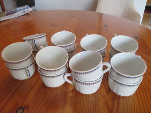 Ensemble de 16 tasses anciennes bistro à café 60 Tonnay-Charente (17)