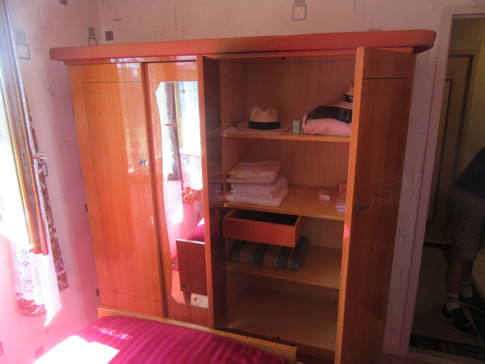 Chambre &agrave; coucher compl&egrave;te Meubles