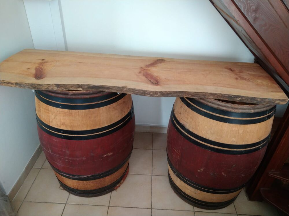 bar 2 barriques de vin (vides) planche en ch&ecirc;ne massif Meubles
