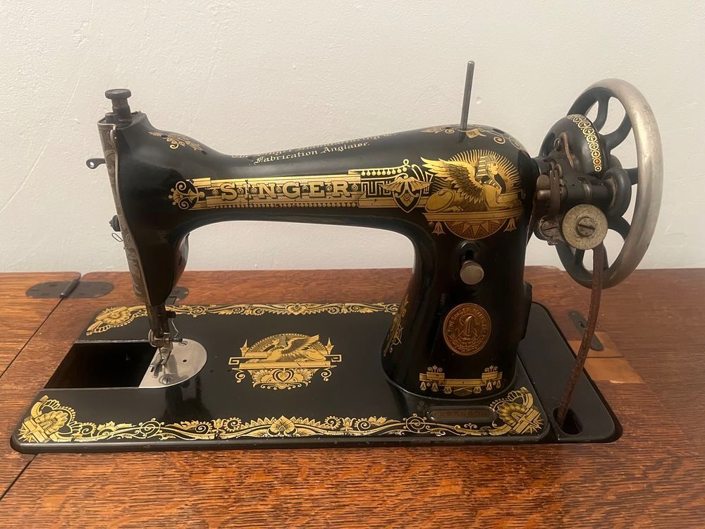 Machine &agrave; coudre ancienne SINGER Y2930074 