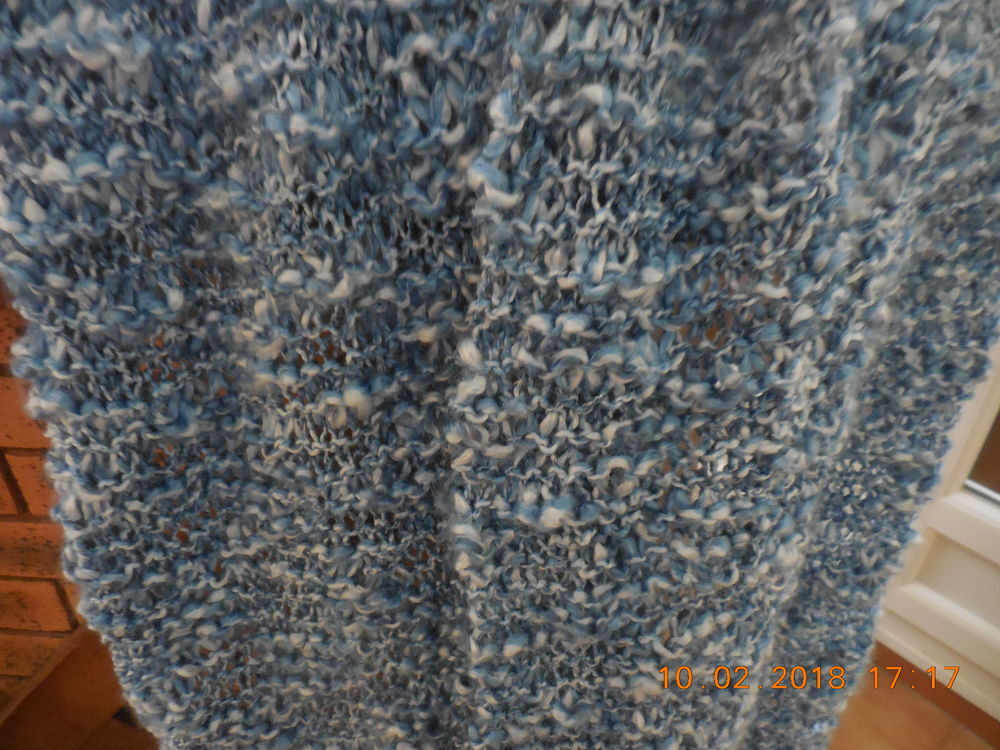 &eacute;charpe laine bleu et blanche Vêtements