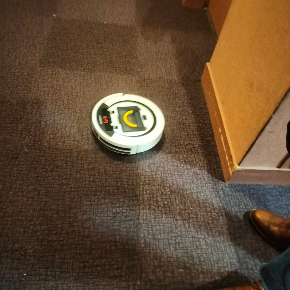 Aspirateur robot silver crest sans la t&eacute;l&eacute;commande Neuf Electroménager