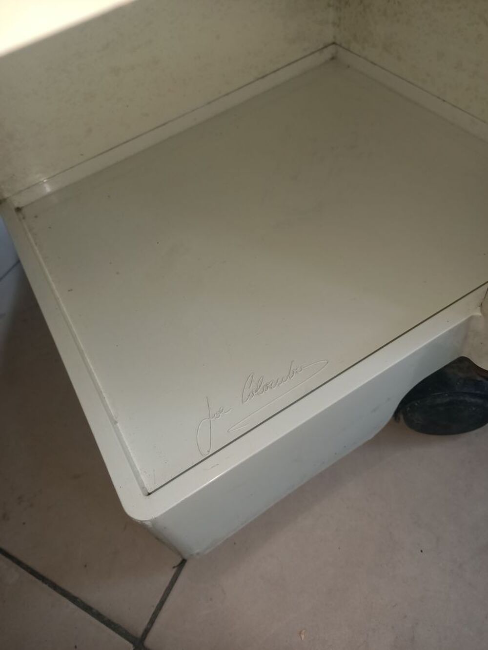 Desserte joe colombo sign&eacute;e chariot roulant
Meubles