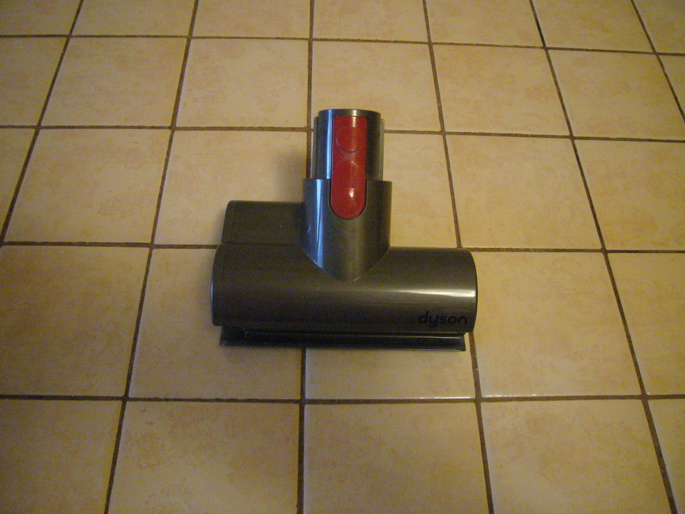 Dyson V8 ABSOLUTE BATTERIE NEUVE Electromnager