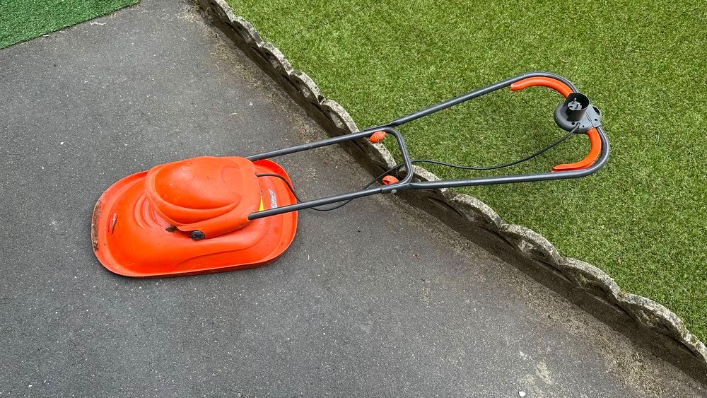 tondeuse &eacute;lectrique flymo Jardin