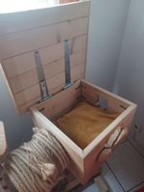   Cabane et griffoir pour chat 