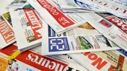   Recherche un emploi porteur de presse. 
