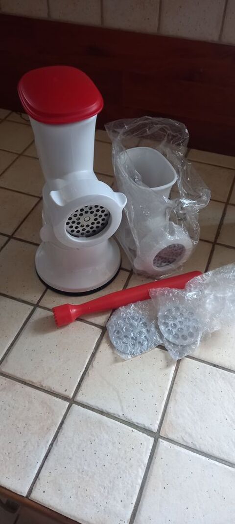 hachoir a viande tuperware NEUF 60 Qu�vert (22)