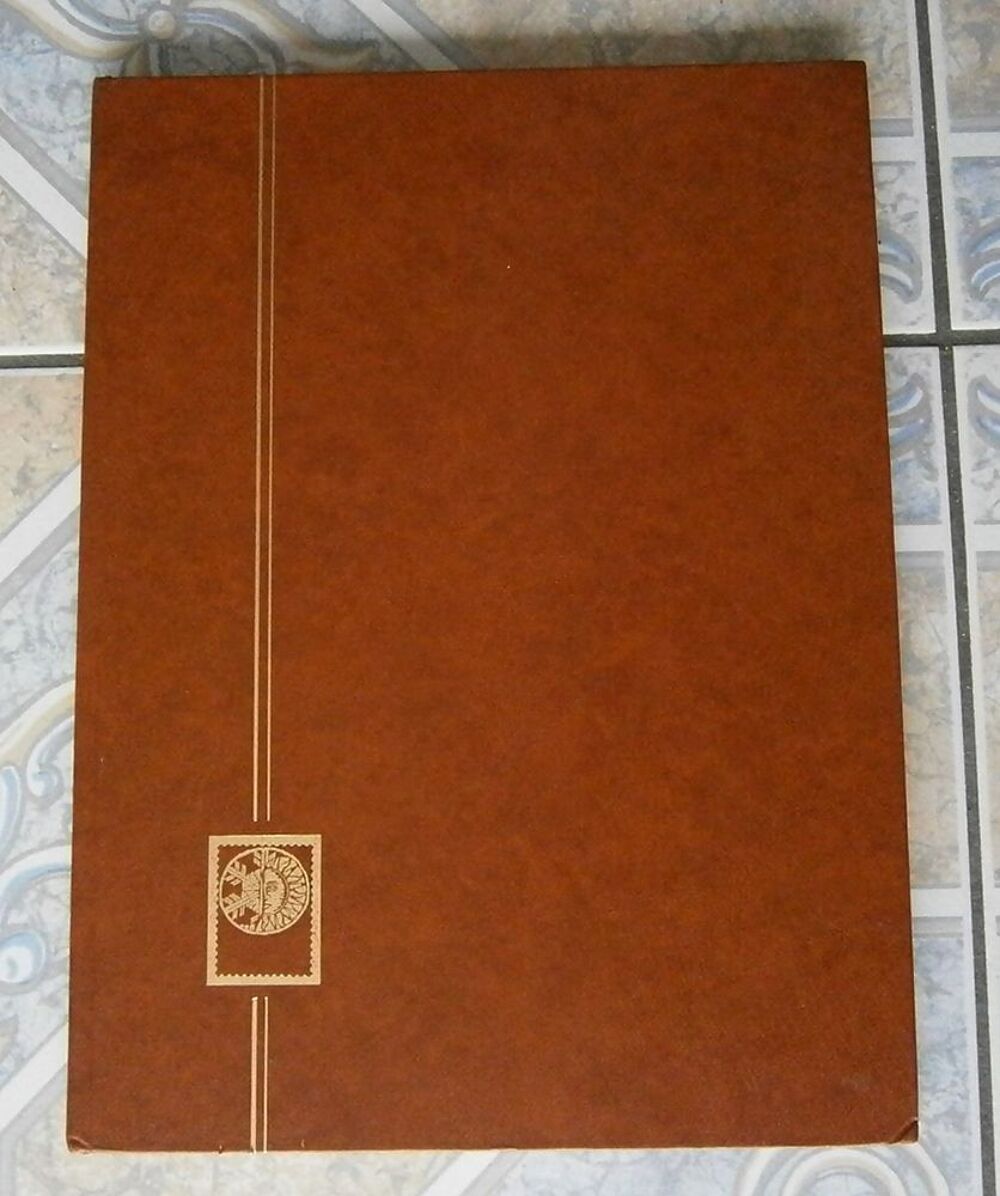Grand classeur T.B.E. Pour timbres 16 pages fond blanc 