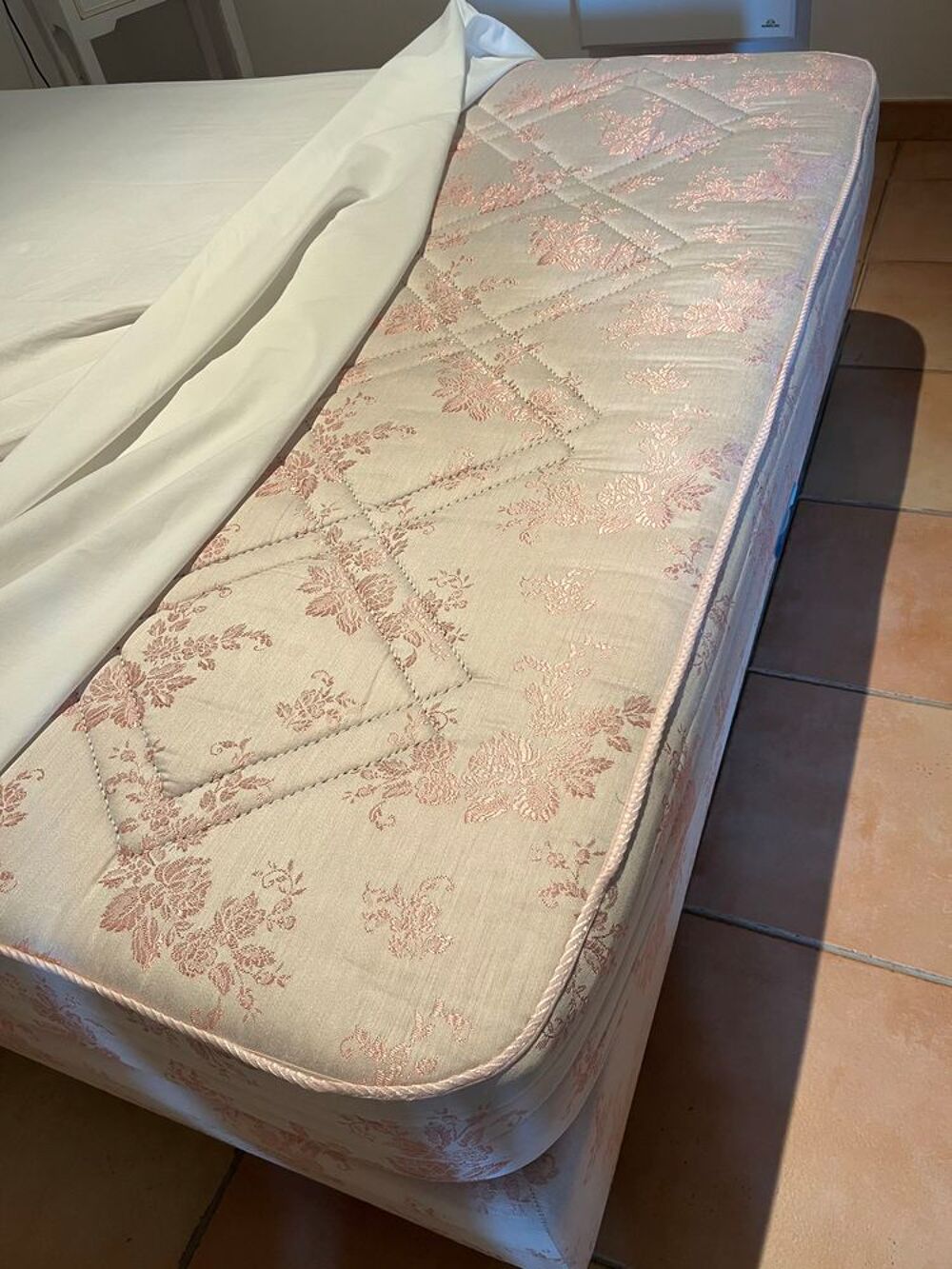 matelas + sommier Meubles