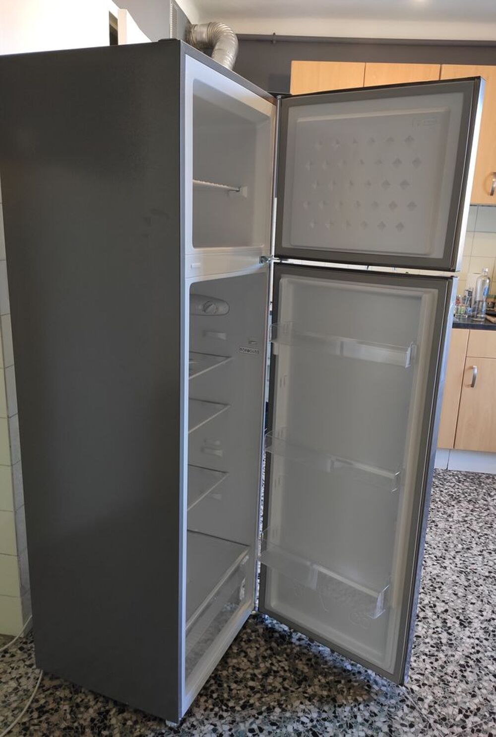 R&eacute;frig&eacute;rateur combin&eacute; Far Electrom�nager