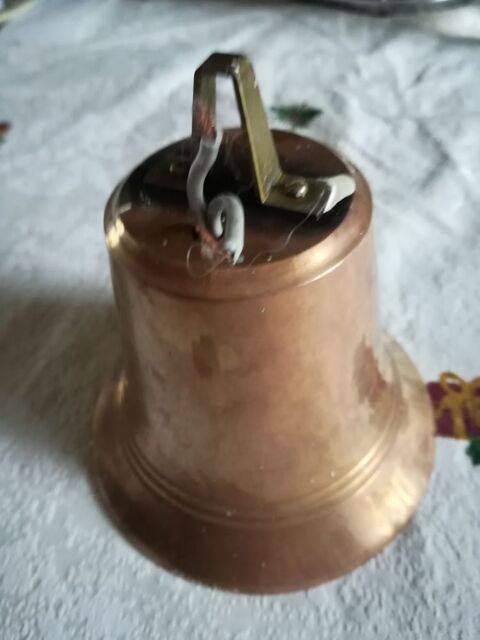 Cloche 60 Pantin (93)