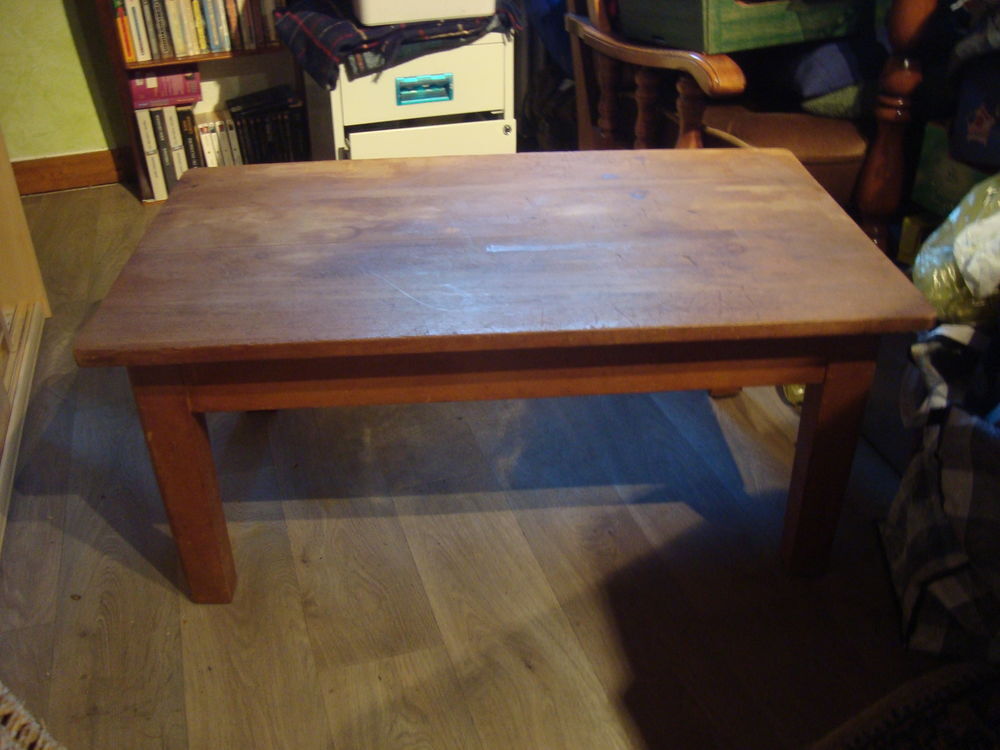 Table de salon bois ,simple 