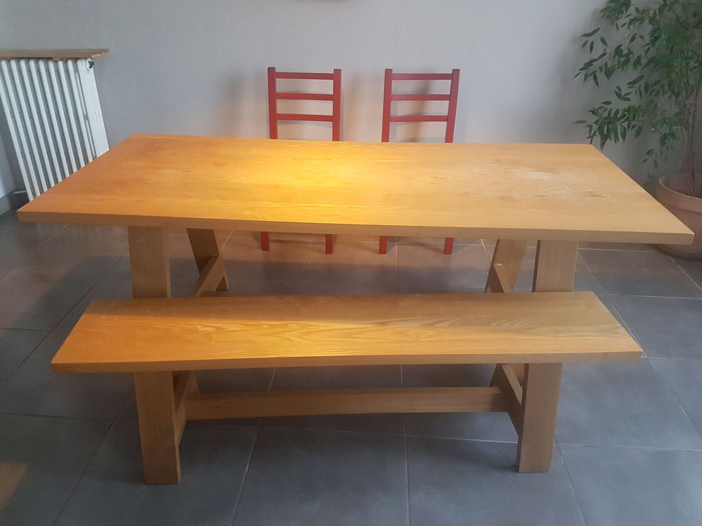Table de salle &agrave; manger HABITAT Meubles