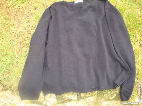 Pull noir � manches longues marque YUKI MIYSAKI 3 Nimes (30)