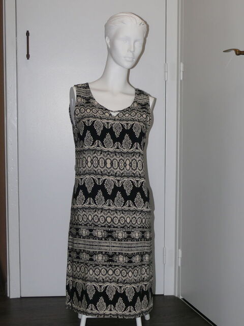 Robe  Armand Thiery  15 Saintes (17)