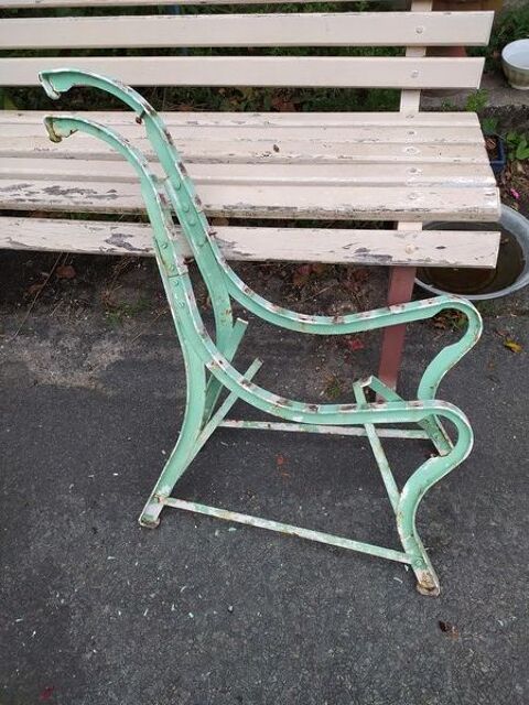 Anciens Pieds de Banc de Jardin à Lattes 
40 Loches (37)