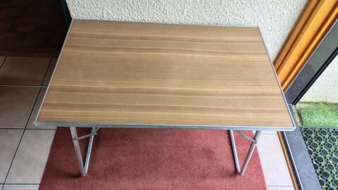 Petite table de camping repliable bon �tat 15 Nantes (44)