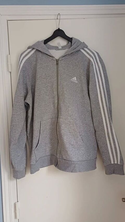 Veste Adidas grise à capuche La Maladrerie (78)