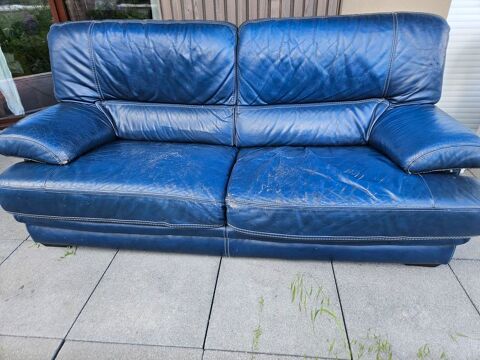 je canapé en cuire bleu confortable 120 euros 120 Nanterre (92)