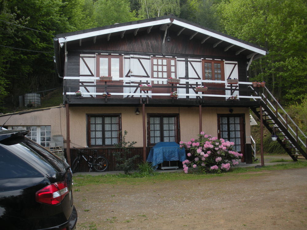 Location Chalet STUDIO meublé 1er étage -Chauffé. Saint-pierre-la-palud