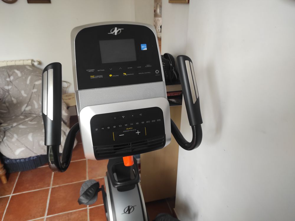 D'UN VELO D'APPARTEMENT ADULTE ETAT NEUF NORDICTRACK Vélos