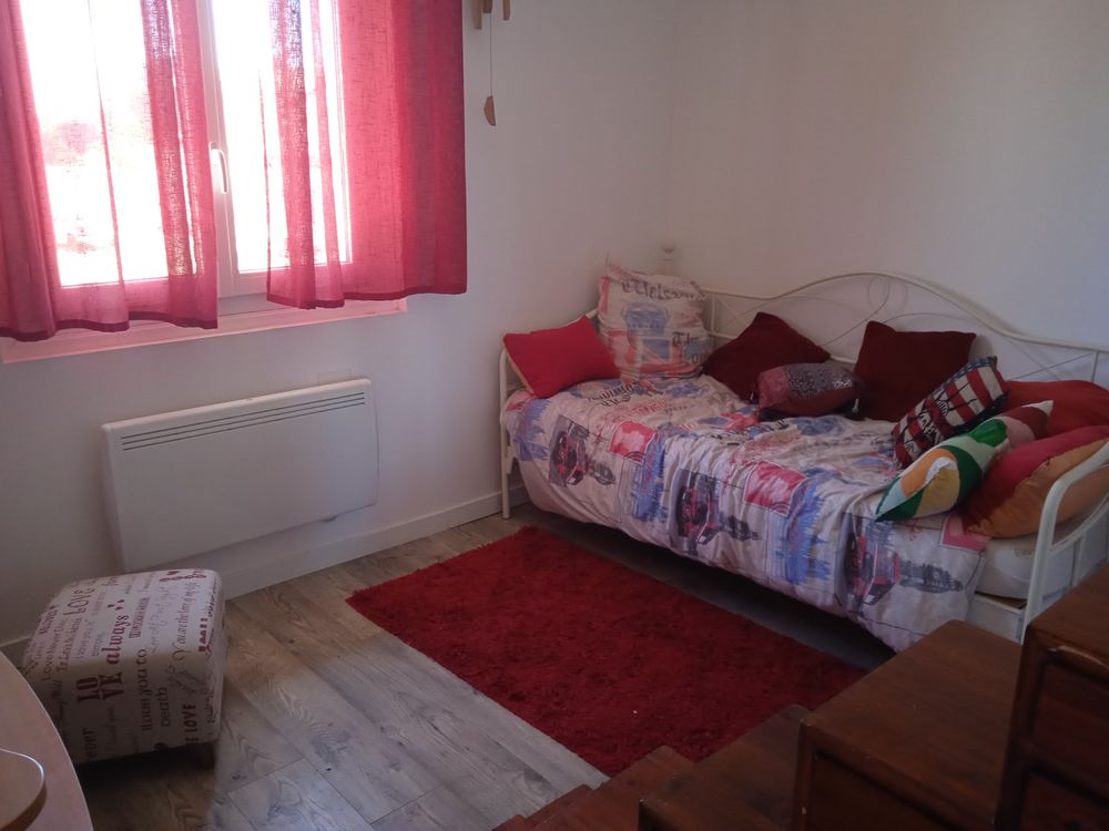 Location Colocation propose petite chambre chez l'habitant Saint-rambert-d'albon