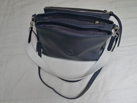 sac  main cuir avec poches 25 Rochefort-du-Gard (30)