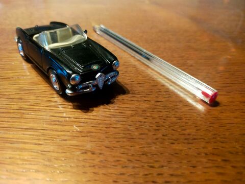 miniature Alfa Rom�o Giulietta Spider 1/43e
4 Mirecourt (88)