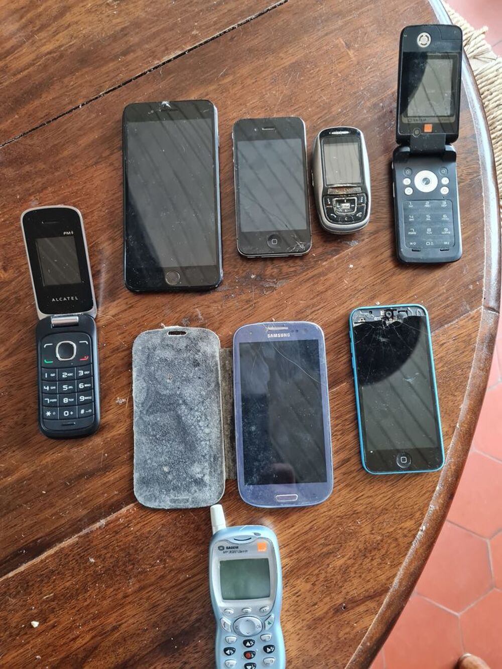 Lot de t&eacute;l&eacute;phones portable Téléphones et tablettes