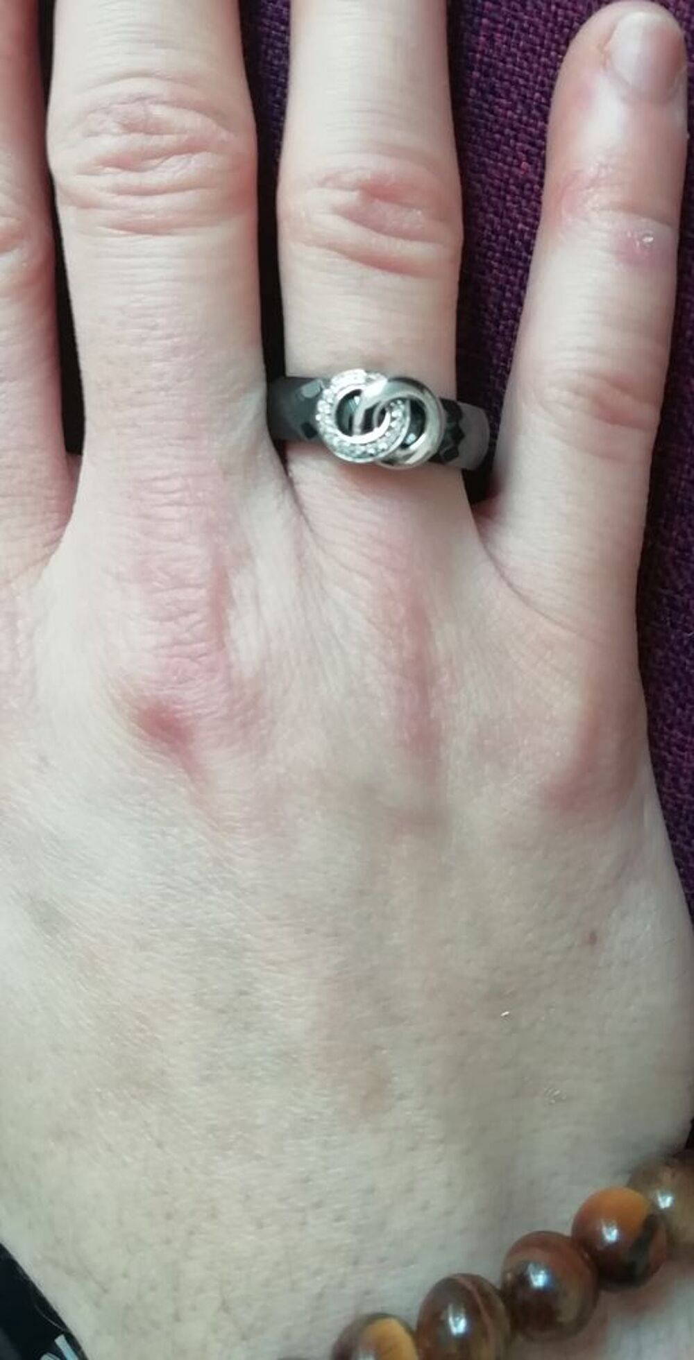Tr&egrave;s jolie bague femme, histoire d'or. Bijoux et montres