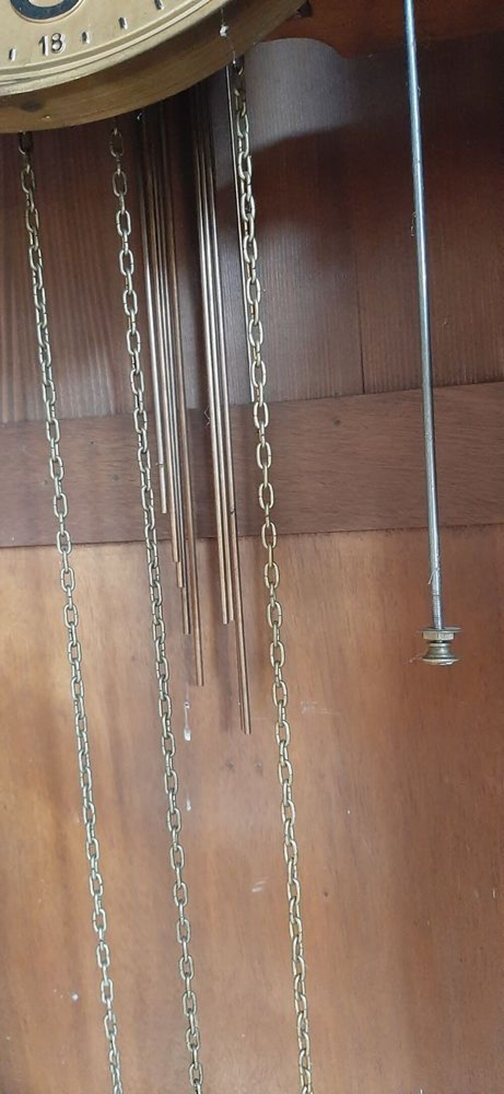 Pendule &agrave; balancier et poids en cuivre 