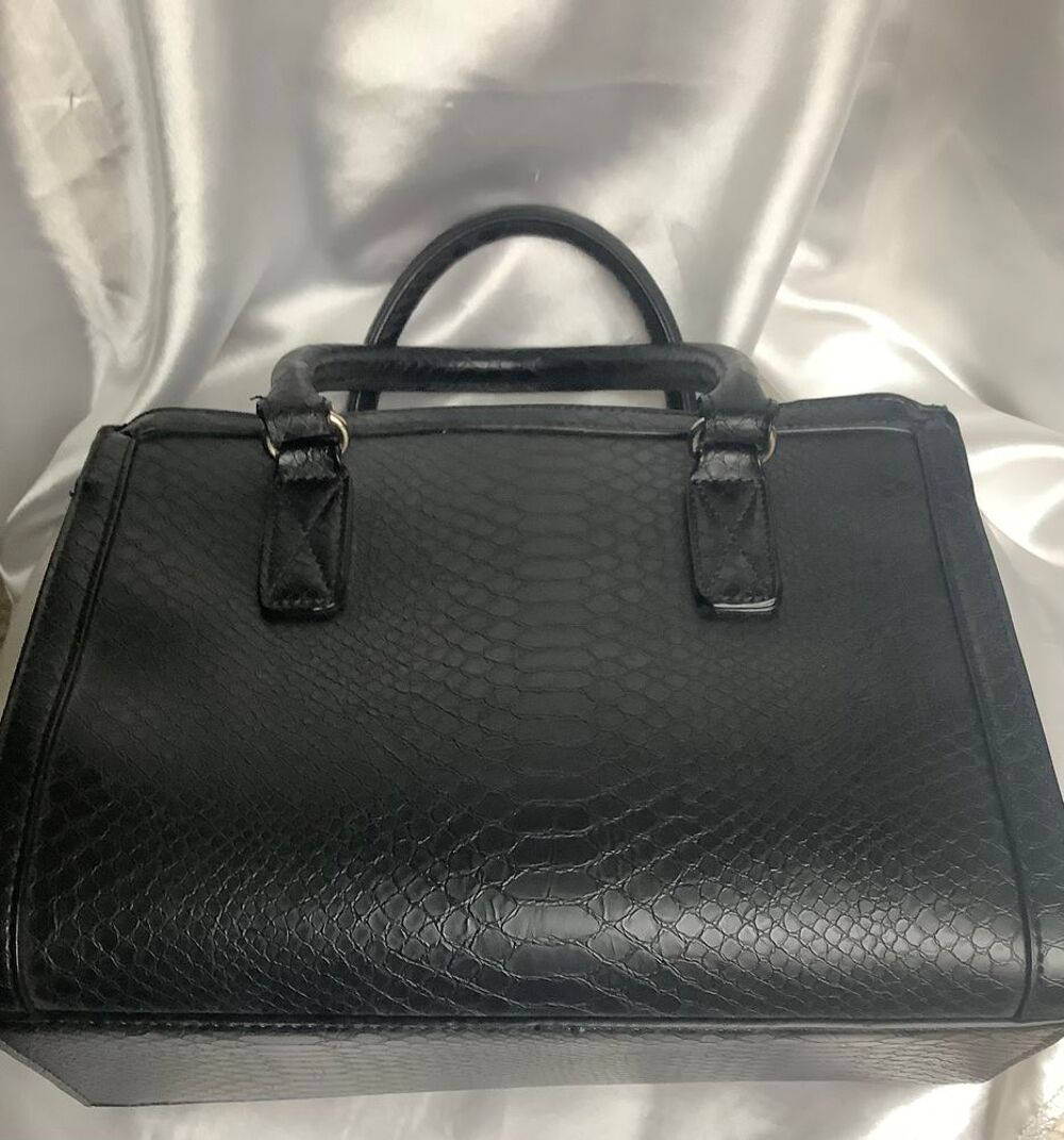 Sac - cartable pour femme,cuir synth&eacute;tique,couleur noire Maroquinerie