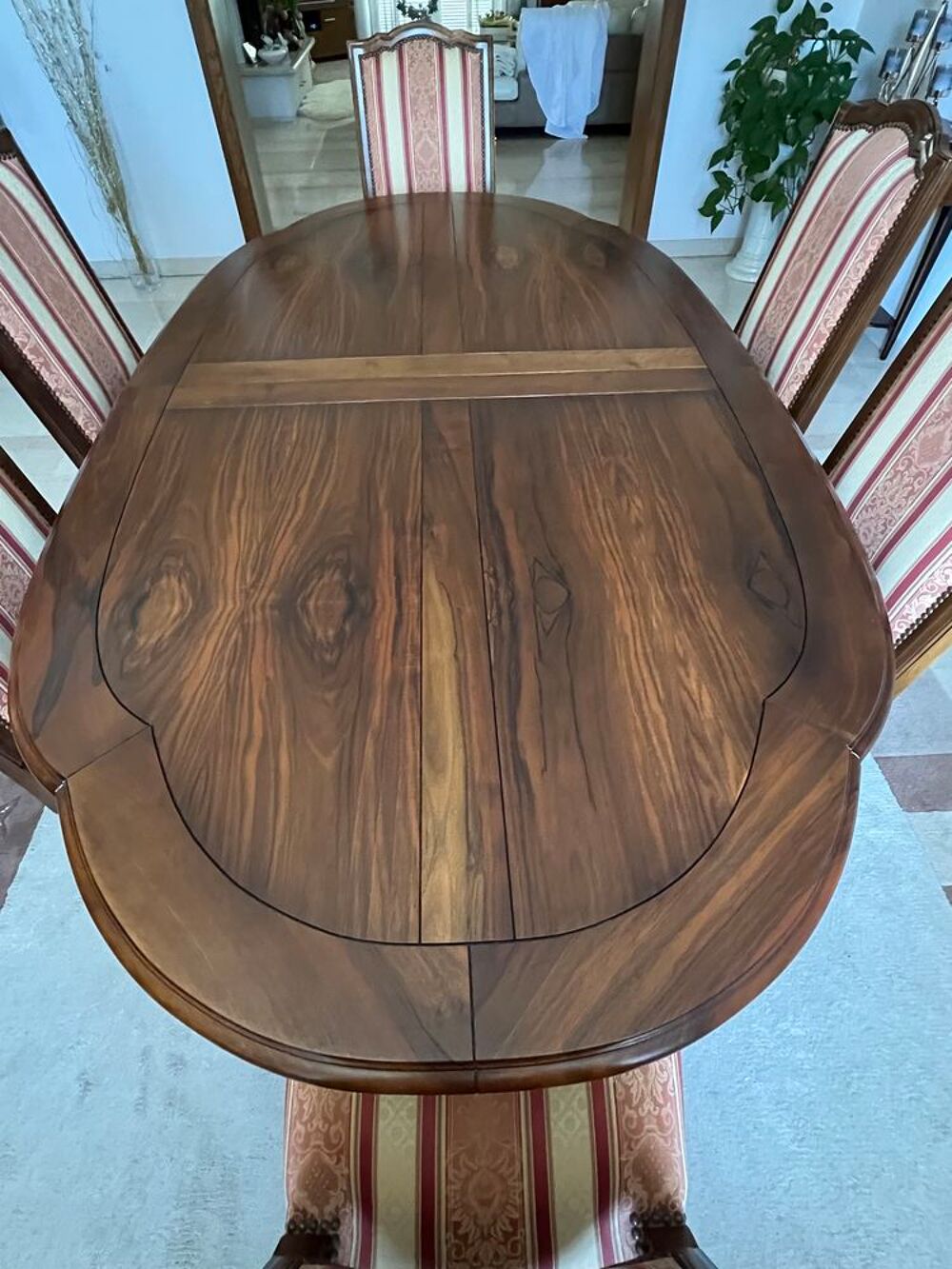 Table salle &agrave; manger avec chaises Meubles