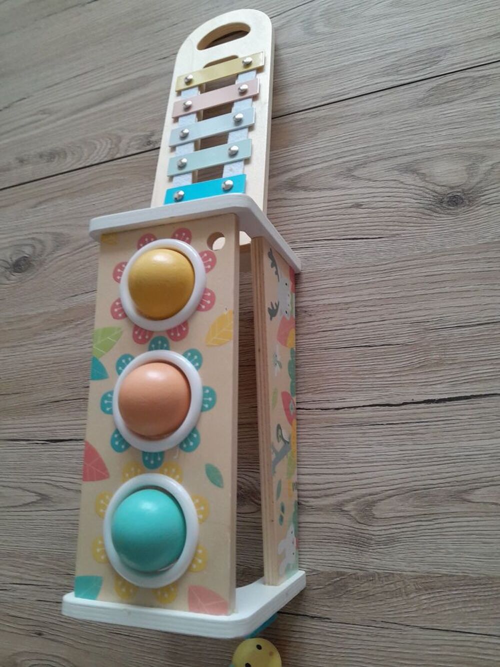 Tape-balles musical en bois d&egrave;s 12 mois Jeux / jouets