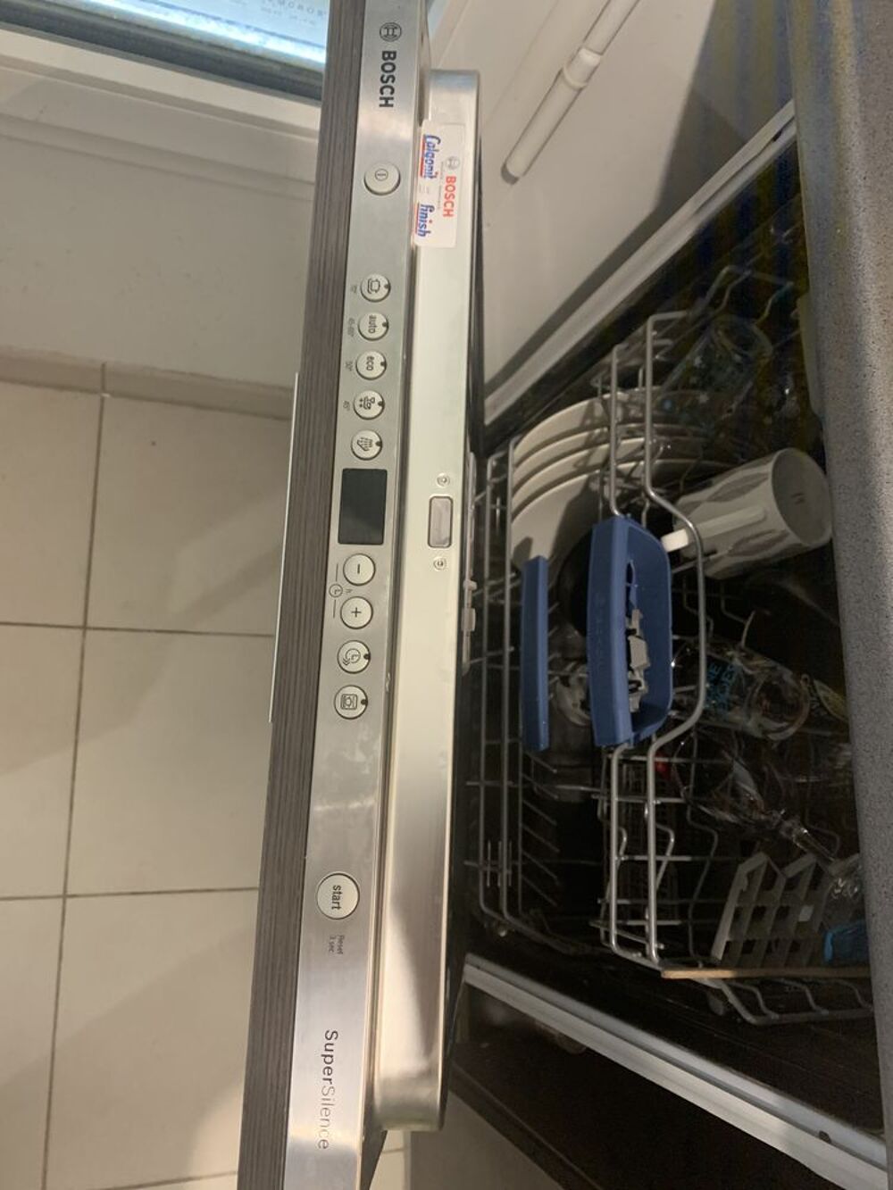 Lave vaisselle tout int&eacute;grable Bosch SMV46AX01E
Meubles
