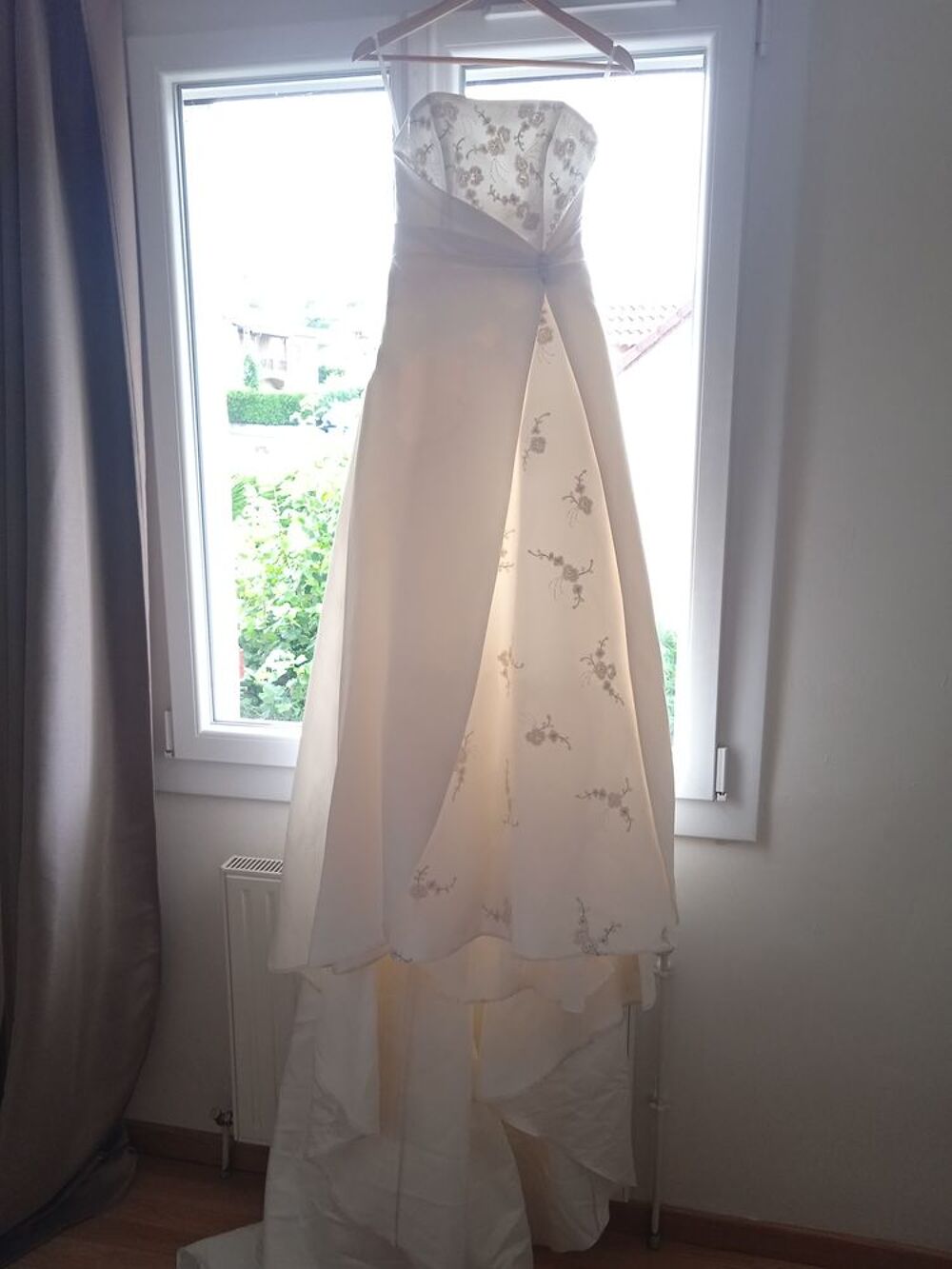 ROBE DE MARIEE ECRUE Vêtements