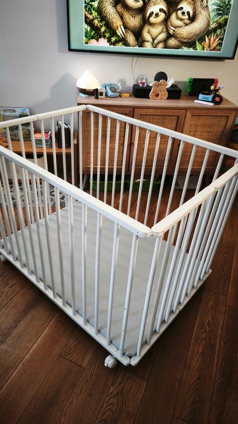 Parc b&eacute;b&eacute; pliant en bois WEBABY €" avec roulettes Puériculture