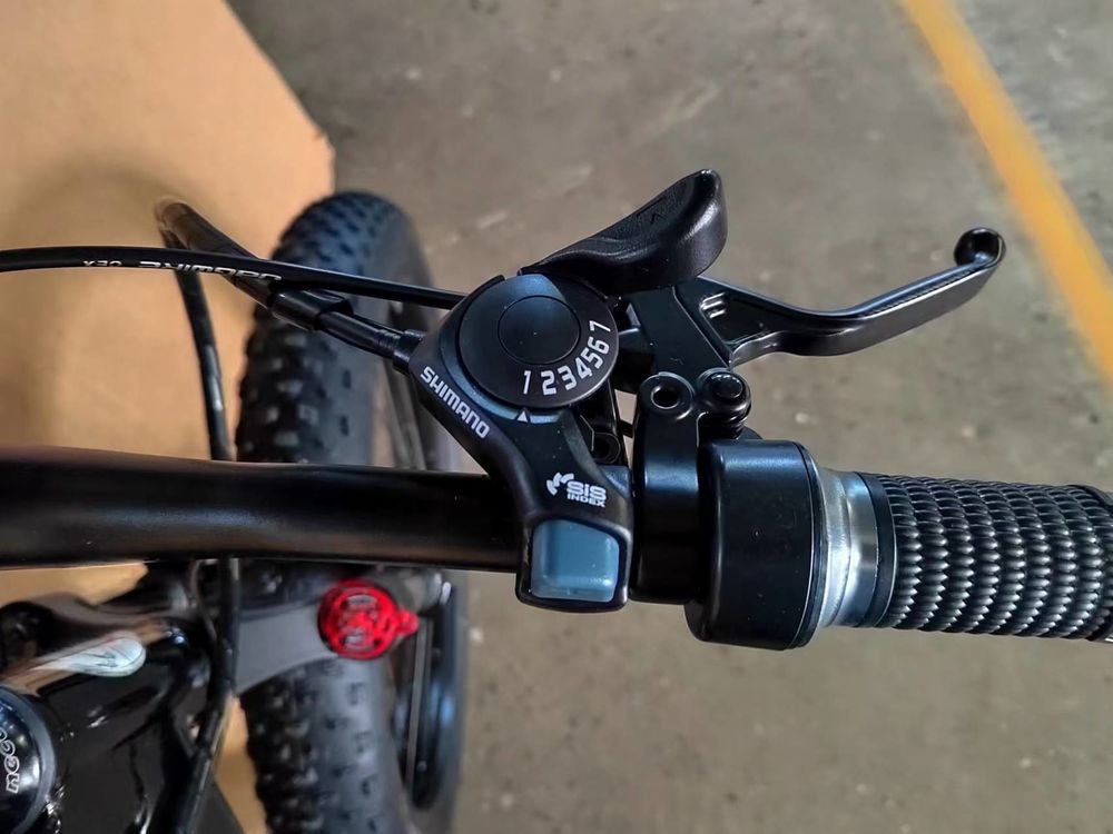 VELO ELECTRIQUE NEUF 1000W Batterie 48V17 - Valeur Neuf 1350 Vélos